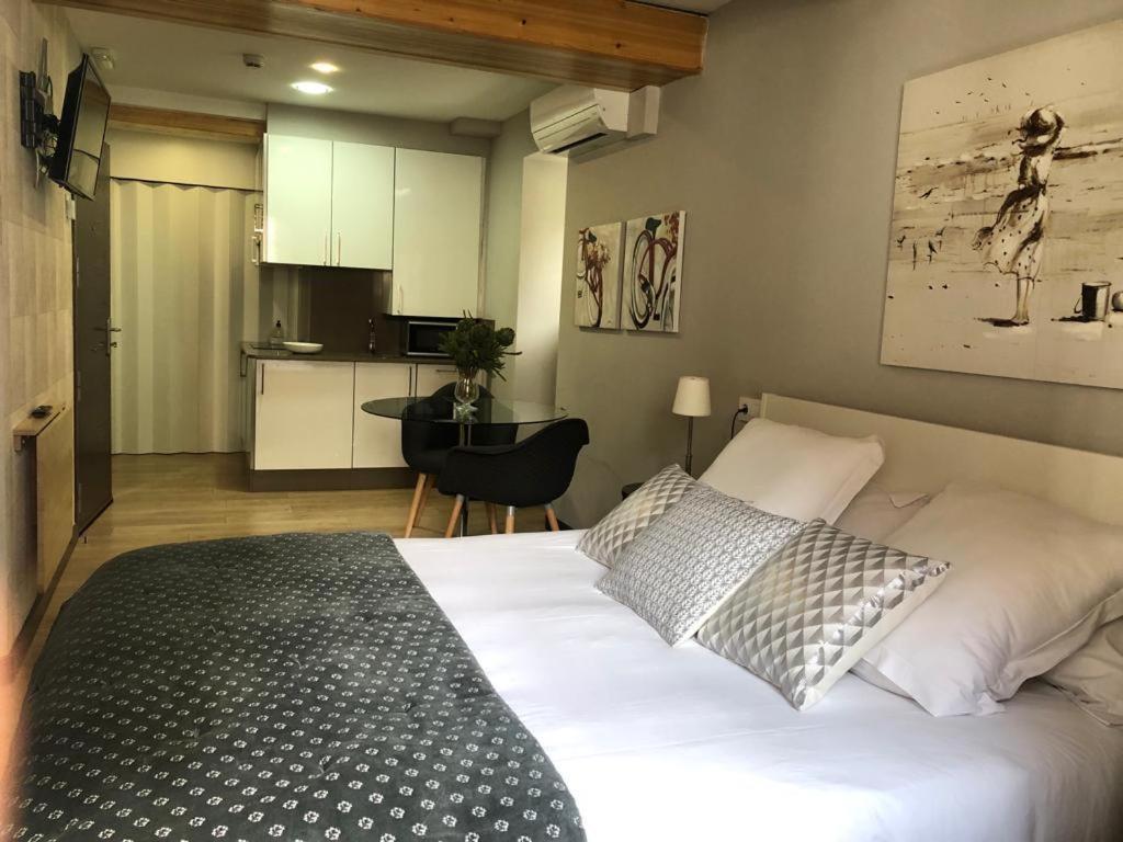 Nova Compostela Apartments サンティアゴ・デ・コンポステーラ エクステリア 写真